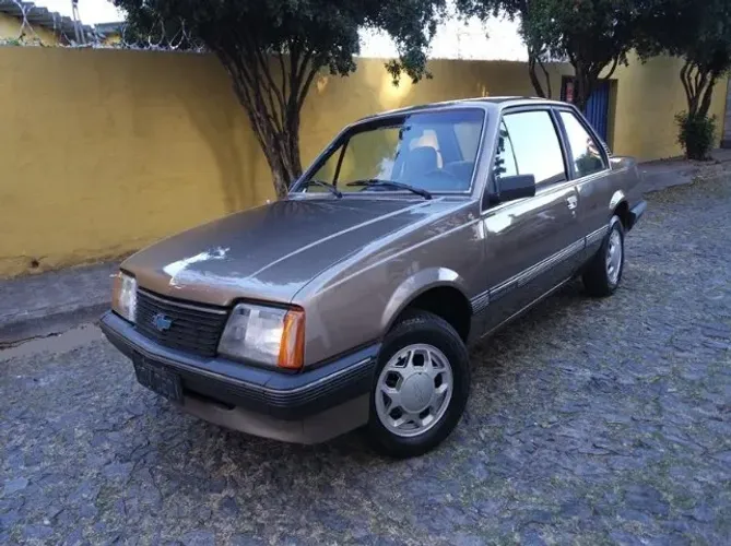 Chevrolet Monza GL 1.8 Efi/ SL/ L/ 650/barc. 2e4p (álcool) 1985