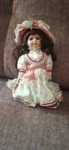Boneca porcelana