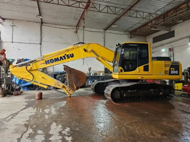 KOMATSU PC200 2019 ? 8.233 HORAS
