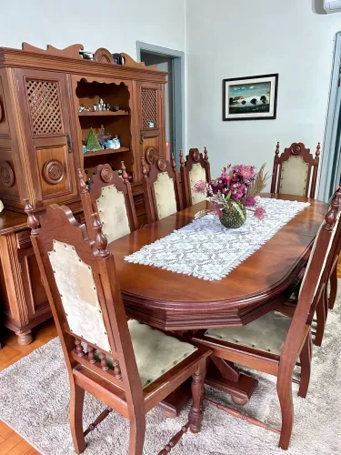 Relíquia!! Mesa de jantar, cadeira e oratório anos 80