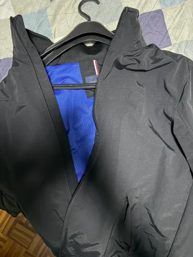 Velejador preto Tommy