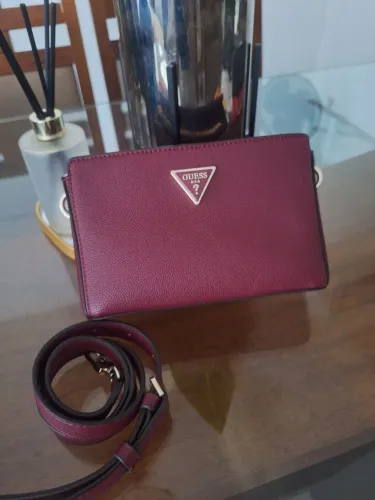 Bolsa guess original na cor vinho