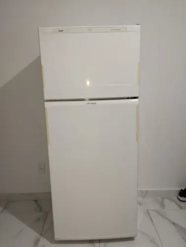 VENDO GELADEIRA BRASTEMP CLEAN - DUPLEX - FROST FREE*<br>430 litros <br><br>*850,00*