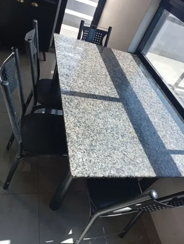 Mesa granito e 4 cadeiras
