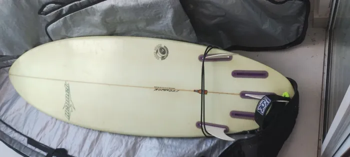 Prancha de surf Hennek 5'8