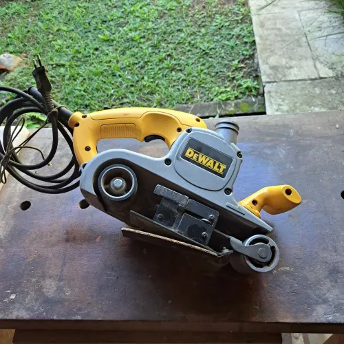 Lixadeira de fita DeWalt DWP 352VS-B2 220v
