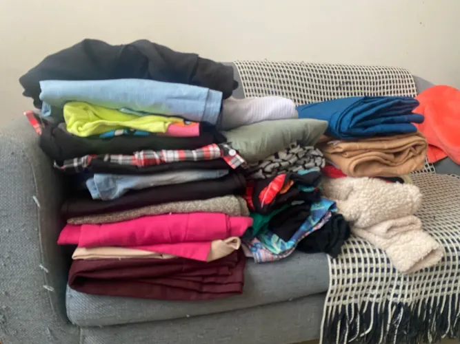 Lote de roupas boas para brechó