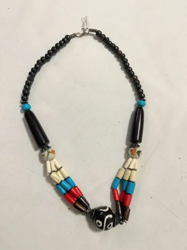 Colar estilo africano