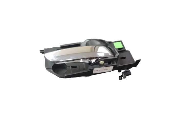 Maçaneta Interna Porta T.d Honda Hrv 2017 Cromado E Preto Traseira