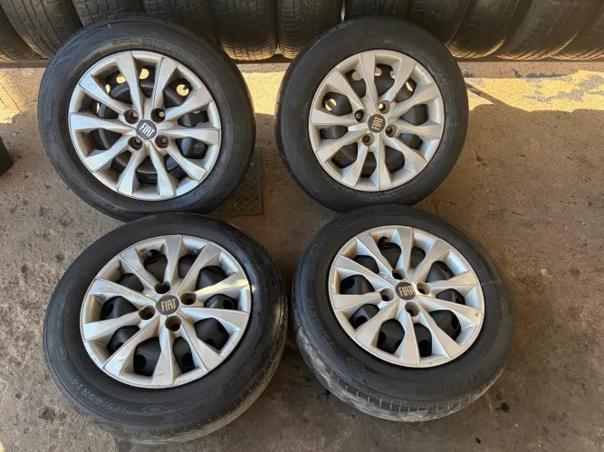 Jogo de rodas Fiat aro 14 completo com pneus e calotas