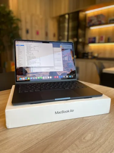 MacBook Air M5 16Gb/512Gb Midnight Garantia Apple até agosto de 2027