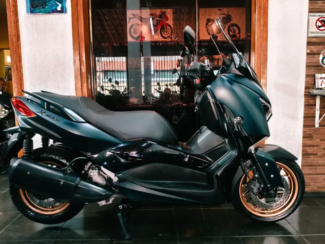 YAMAHA X MAX 2023 NOVA 8.000 KM
