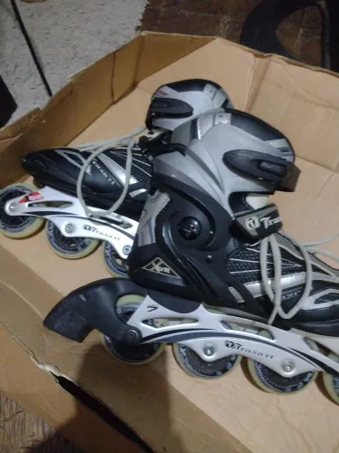 Patins em excelente estado de conservação.