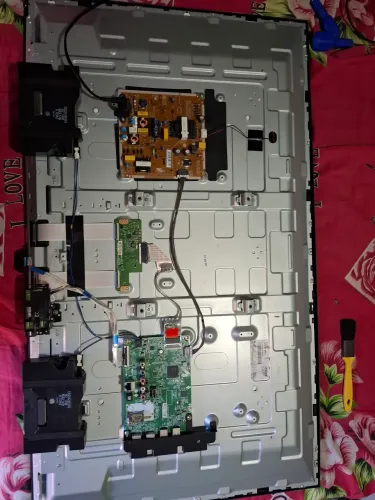 TV com defeito para retirar peças LG 43
