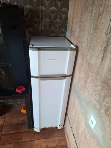 Vendo geladeira 
