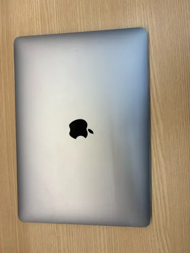 MacBook Air M1 - 8GB / 128GB - Tela Quebrada - Funciona Perfeitamente em Monitor Externo
