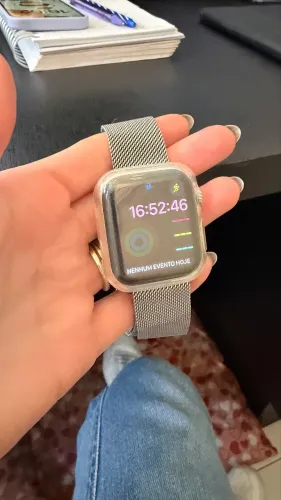Apple Watch SE 3 GPS ? Caixa estelar de alumínio - 40 mm ? Pulseira esportiva estelar