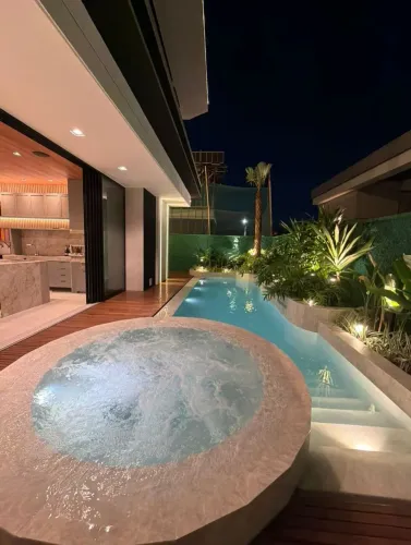 Oportunidade Alphaville Ceará 3: Casa 380m² Mobiliada, 5 Suítes, Lote e Carro como Pagamen