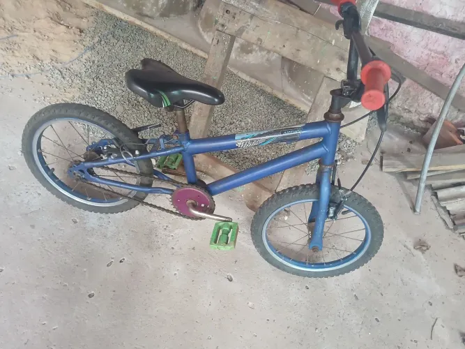 Bicicleta infantil menino