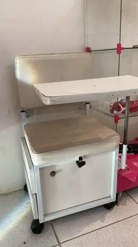 Carrinho de manicure