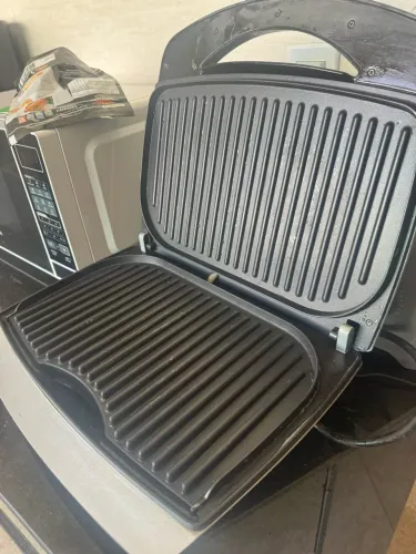 Vende-se grill Britânia Max 