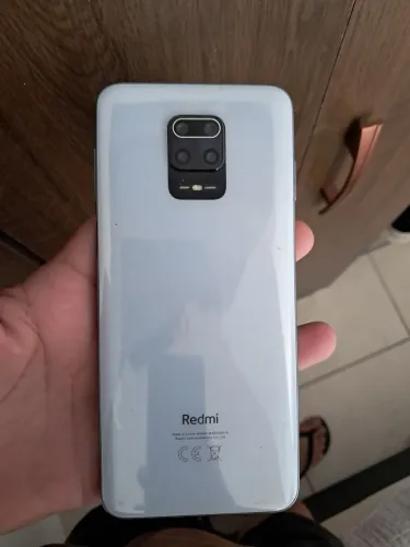 Vendo REDIMI NOT 9 usado, apenas com marcas de uso na película. 