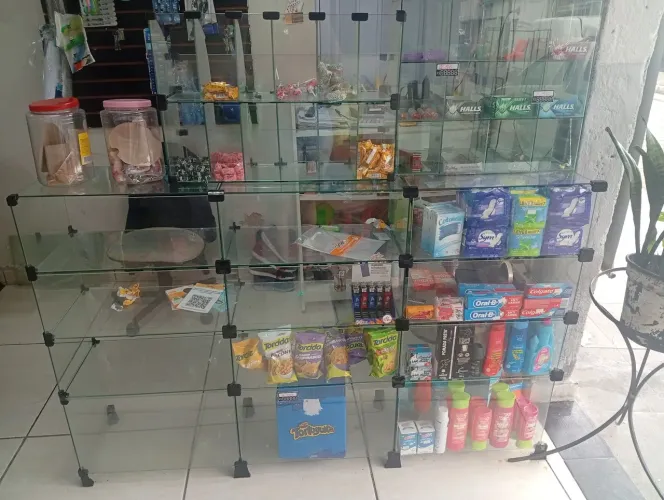 Vendo vitrine de balas