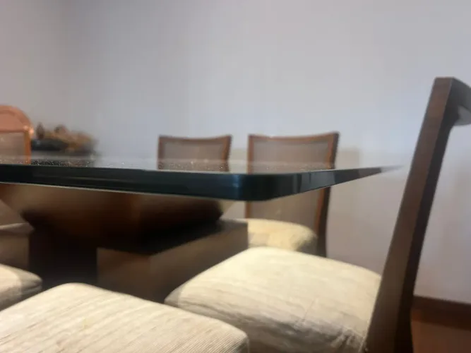Mesa de Jantar Quadrada - Tampo de Vidro e Base de Madeira