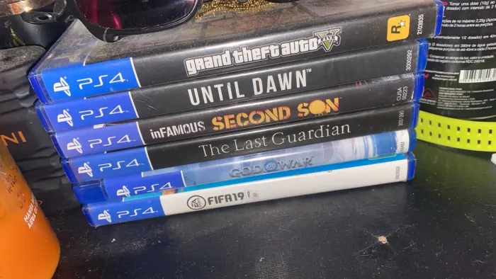 Vende-se play 4 fat cor branco