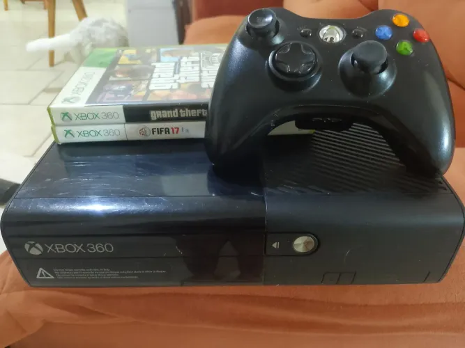 XBOX 360 EM ÓTIMO ESTADO