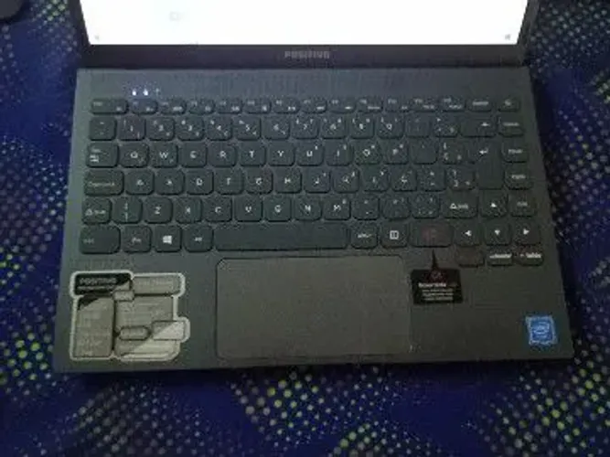 Notebook positivo em perfeito estado