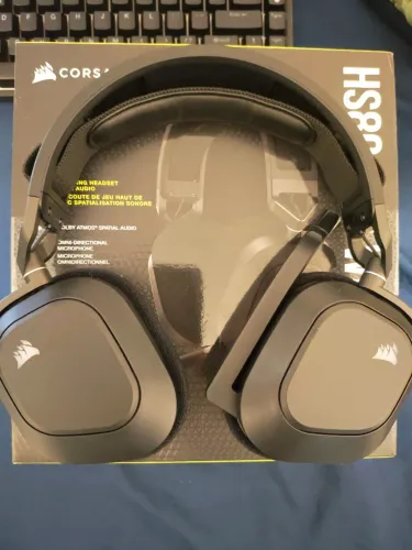 Headset gamer CORSAIR HS80 RGB wireless (PC, MAC, PS5, PS4)