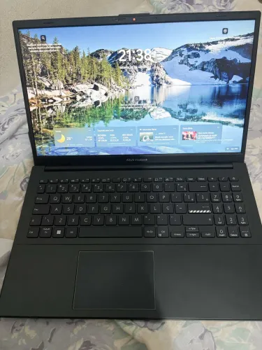 Vendo notebook ASUS Vivobook Go 15 - E15004FA
