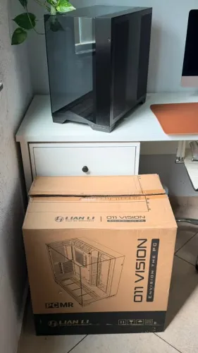 Gabinete Gamer Lian Li O11 Vision Mid Tower Vidro Temperado Na Caixa 1 Mes de Uso