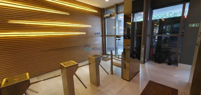 Conjunto comercial à venda, 33m², próximo ao metrô Moema, prédio novo
