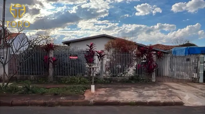 Terreno à venda em Maringá, Zona 06, com 455 m²