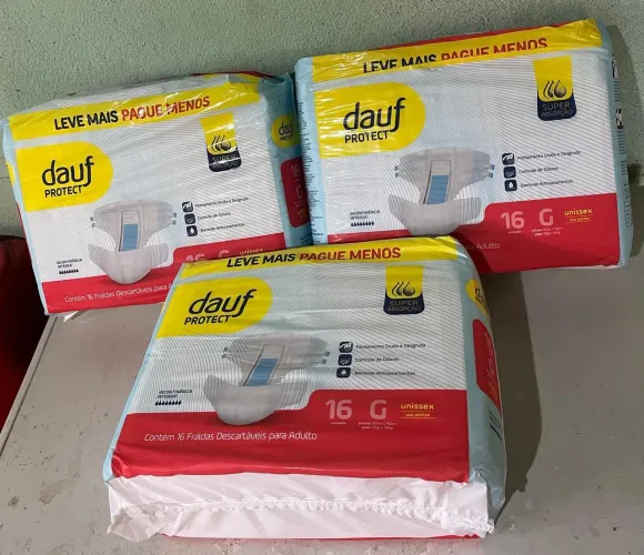 Vendo 3 pacotes de fralda geriátrica tamanho G, buscar no buritizal, contato *