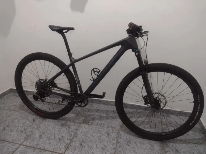 Bicicleta aro 29 Carbono