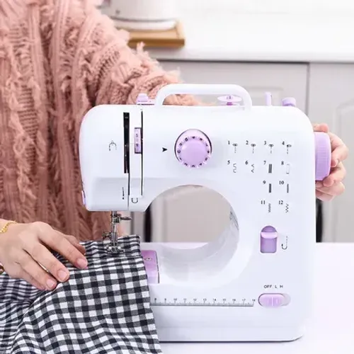 Mini Máquina De Costura Multifuncional Doméstica Composta de 12 Pontos - Bivolt