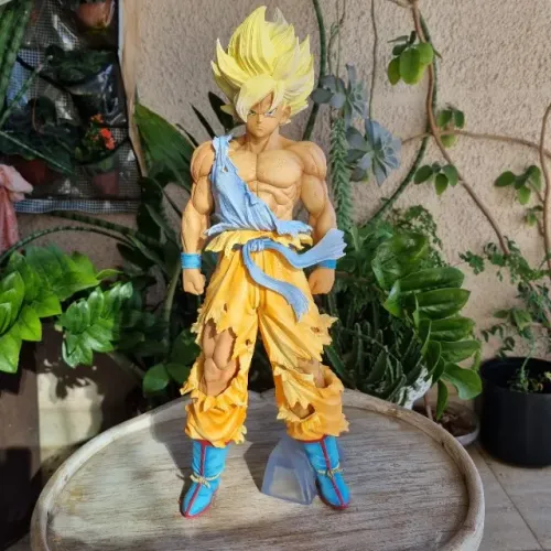 Dragon Ball Z Son Goku Gigante Super Saiyan 45cm Resina