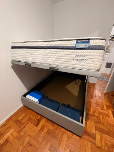 Colchão e box baú