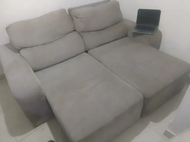 Sofa retratil 2.00 metros cinza, por 680.00. Contato: * 