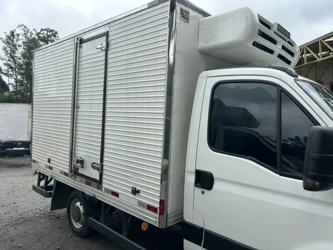 Bau Refrigerado 4 pallet  3,50 x2,20 x2,10
