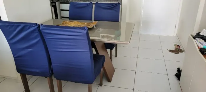 Mesa de Jantar com 4 cadeiras