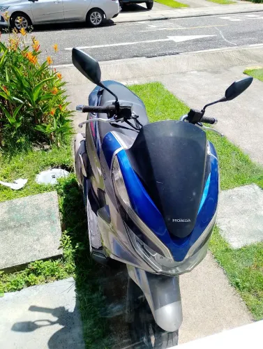 BARBADA , Vendo moto PCX ótimo estado !