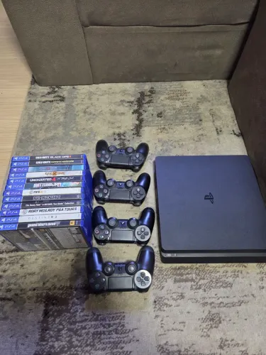 PS4 - Playstation 4 1TB - 4 Controles e 12 Jogos