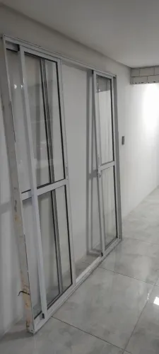 Porta balcão 180x210 para varanda , sala , entrada em bom estado