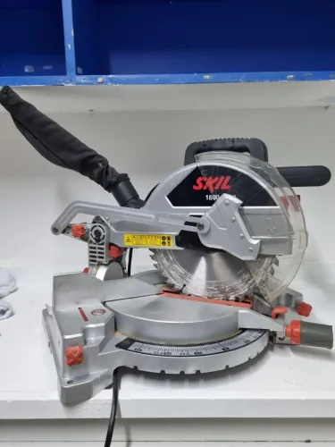 Vendo Serra Meia Esquadria SKIL 1800W, disco de 10" (254 mm), em estado de nova