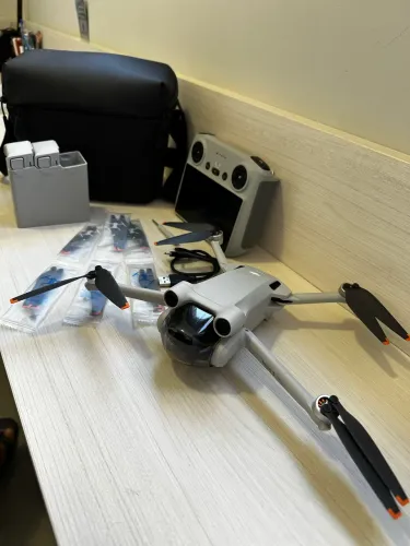 DJI Mini 3 Pro + Controle COM TELA fly more combo