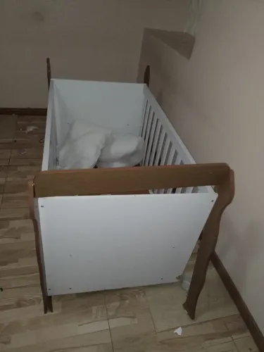 Berço para bebê.